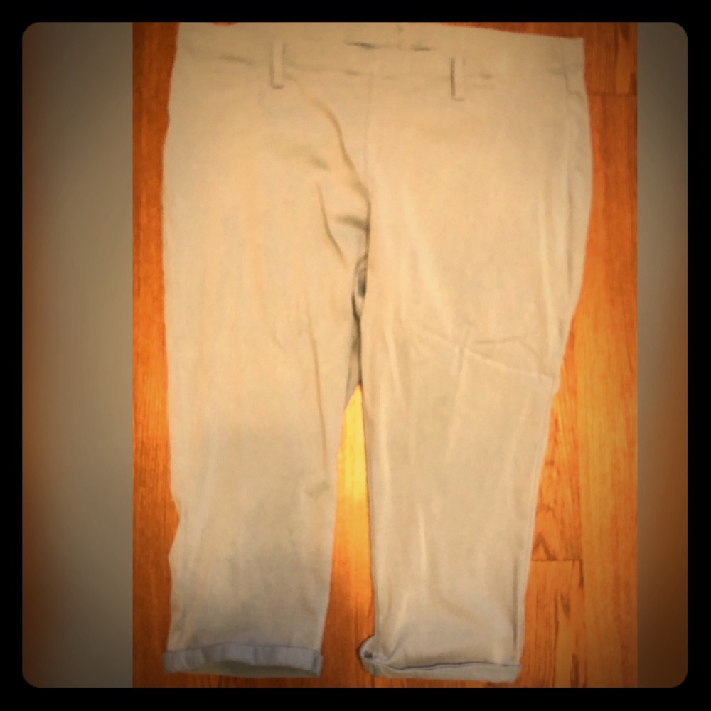 Stretchy jegging type cropped jeans